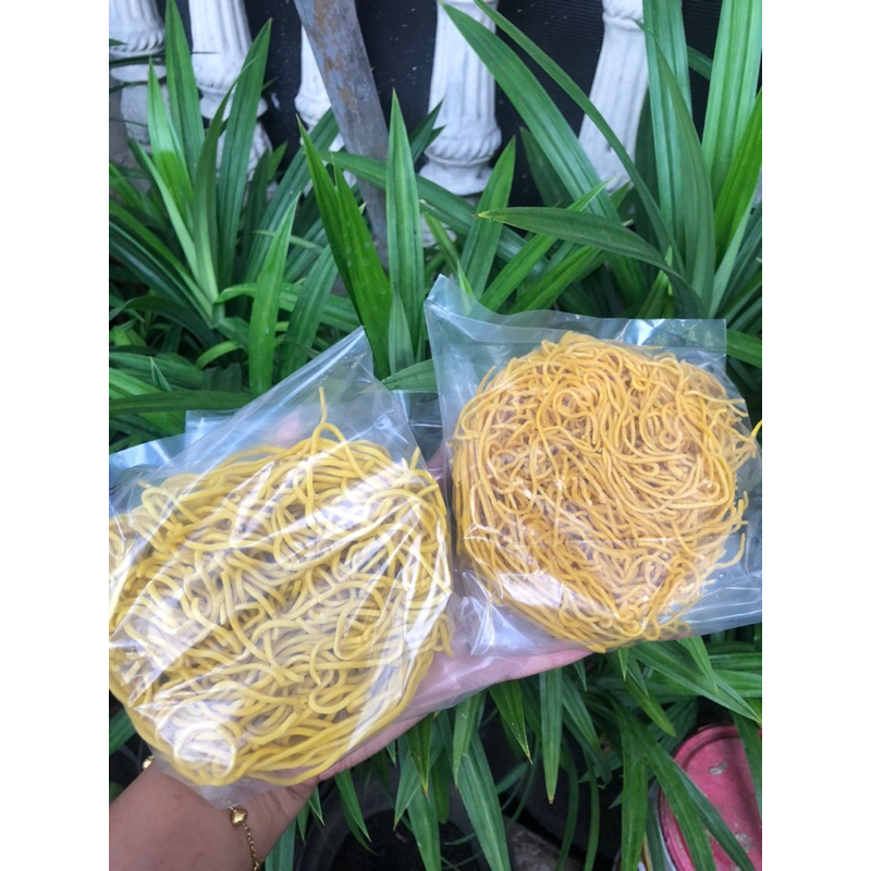 

Mie Kering Kuning Padang
