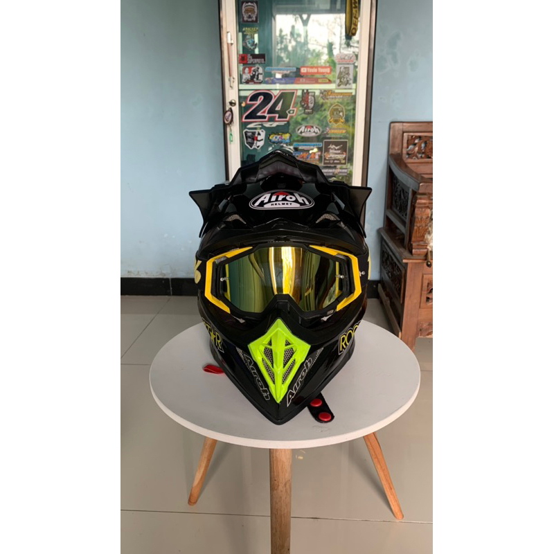 HELM JPX supermoto repaint airoh rockstar.