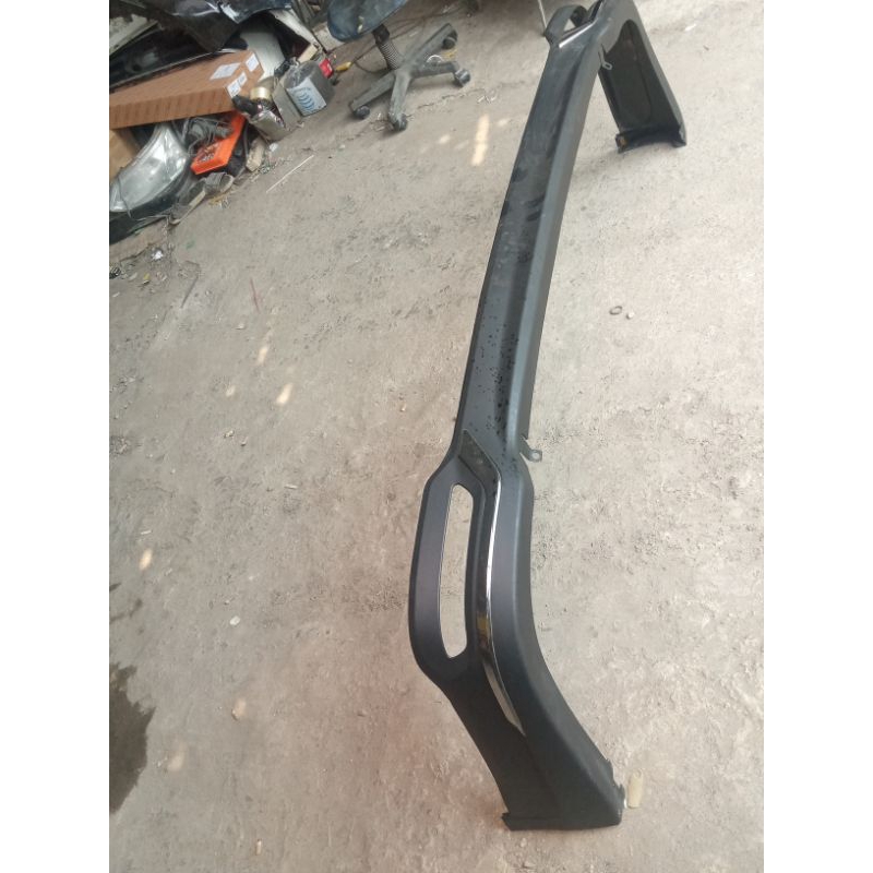 bodykit belakang innova venturer 2021 original