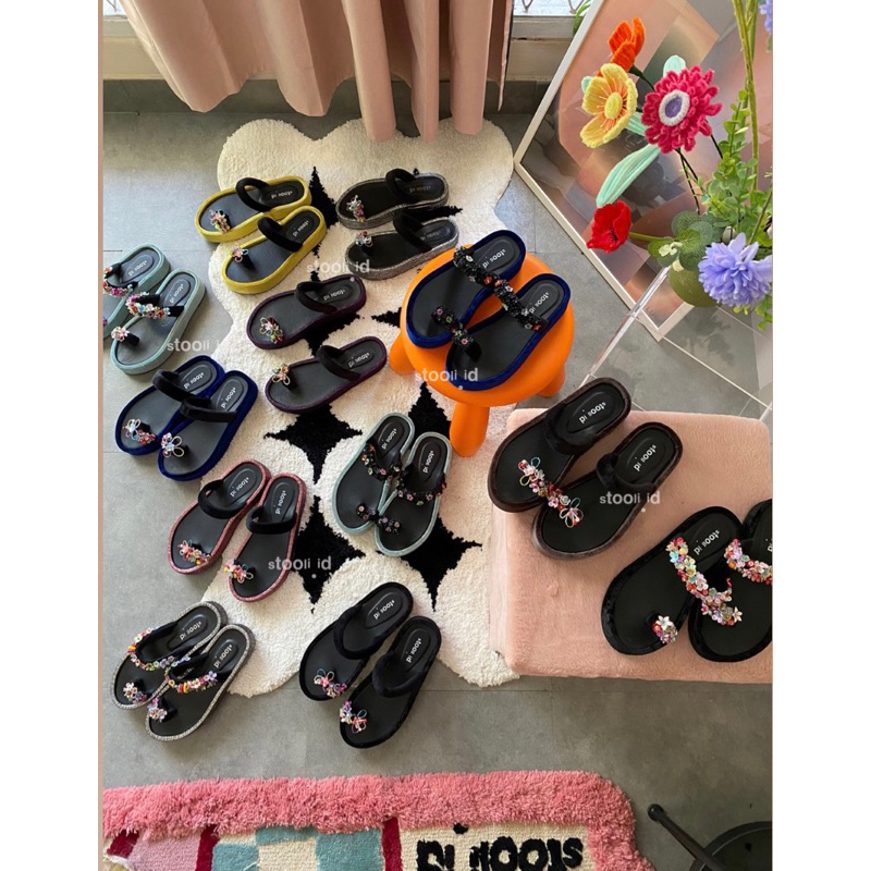 Laras Sandals Jempol Beads