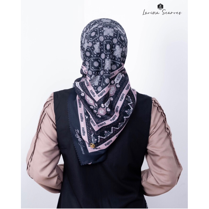 Lavina scarf by zalifa