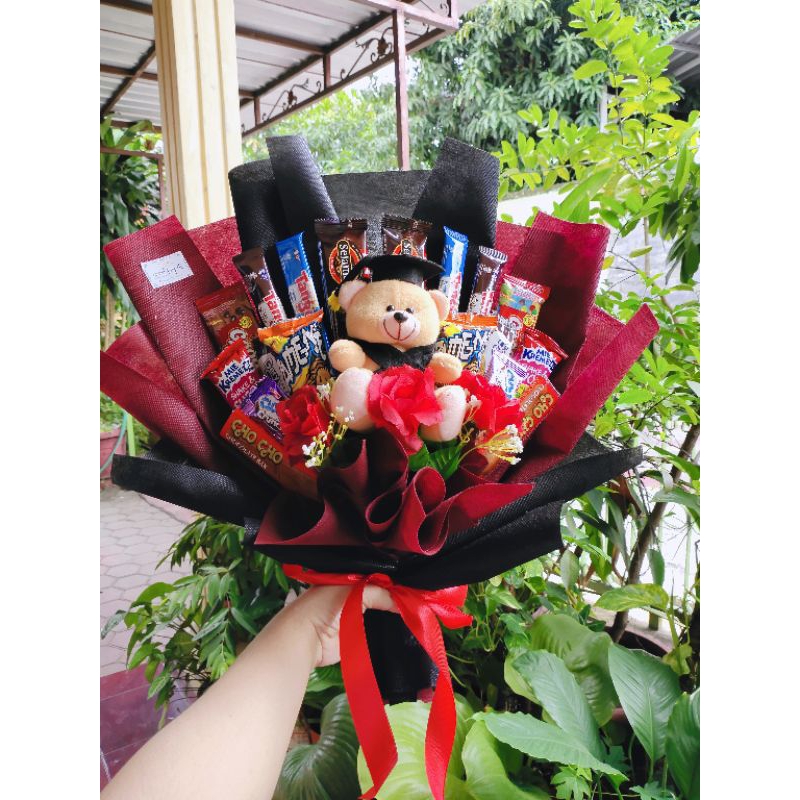 Buket Snack Cokelat Boneka Wisuda Bunga Palsu Artificial Paket Komplit Wisuda Sidang Anniversary Sol