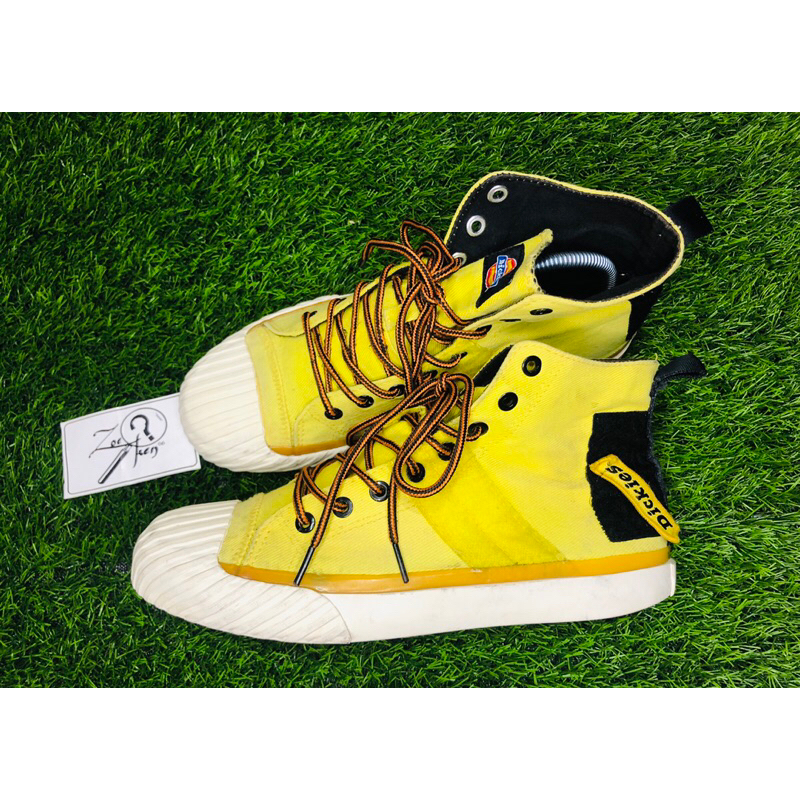 SEPATU DICKIES KUNING