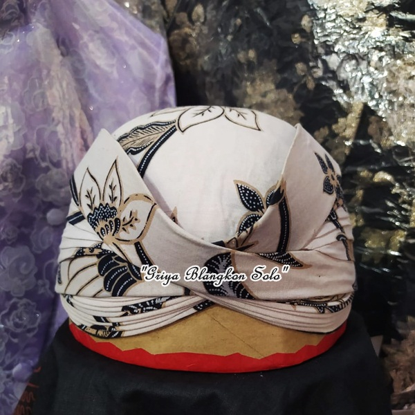 Blangkon Pengantin Pria Adat Motif Batik Wahyu Tumurun