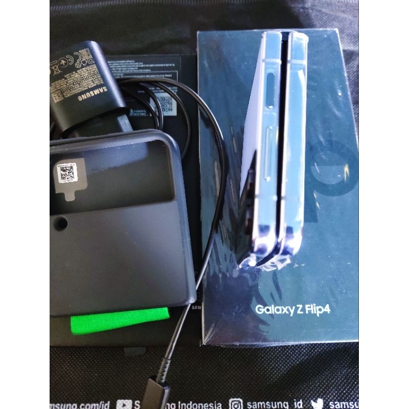 Samsung Galaxy Z Flip4