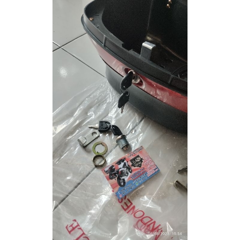 Sparepart Aksesoris Set Rumah Kunci Box Motor atas Top Box KMI