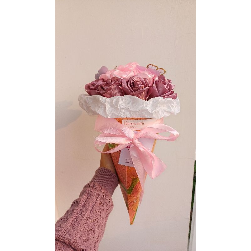 BUKET BENTUK ICE CREAM
