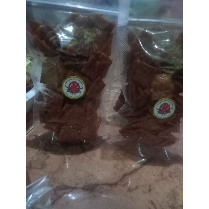 

keripik bawang pedas manis lengket