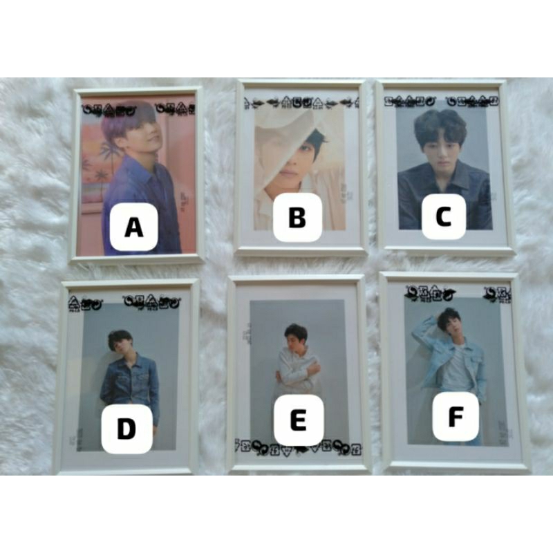 Pajangan BTS (foto official dari album)