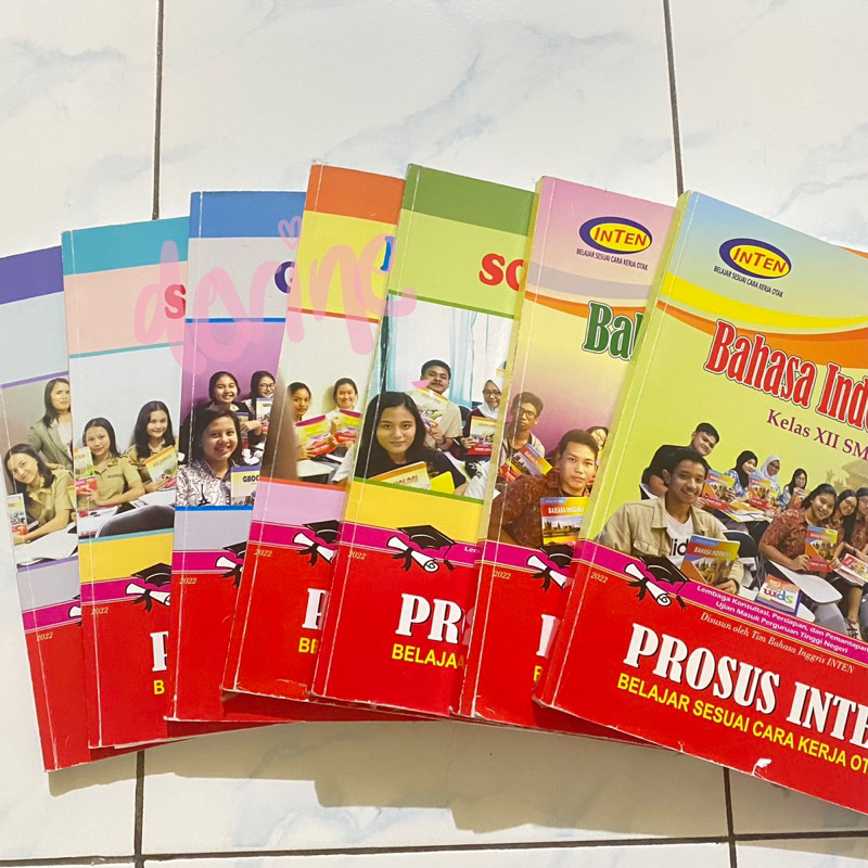 PRELOVED Buku Soshum INTEN 2022/2023