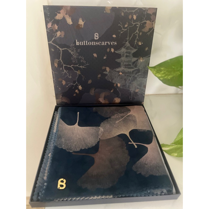 Buttonscarves Ginkgo Square in Sea Salt XL - PL