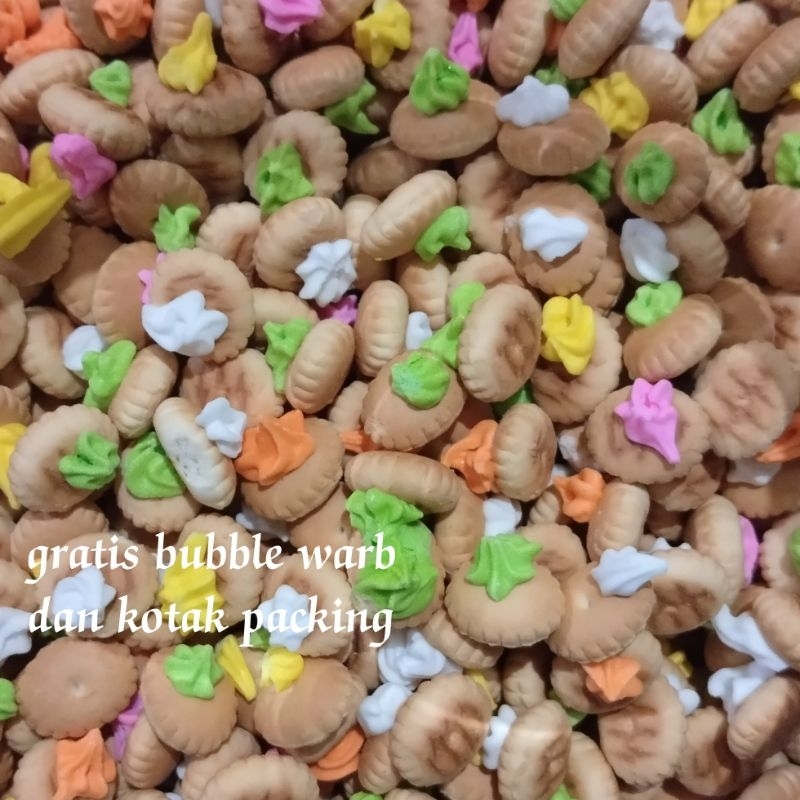 

biskuit bunga gem rose 250gram