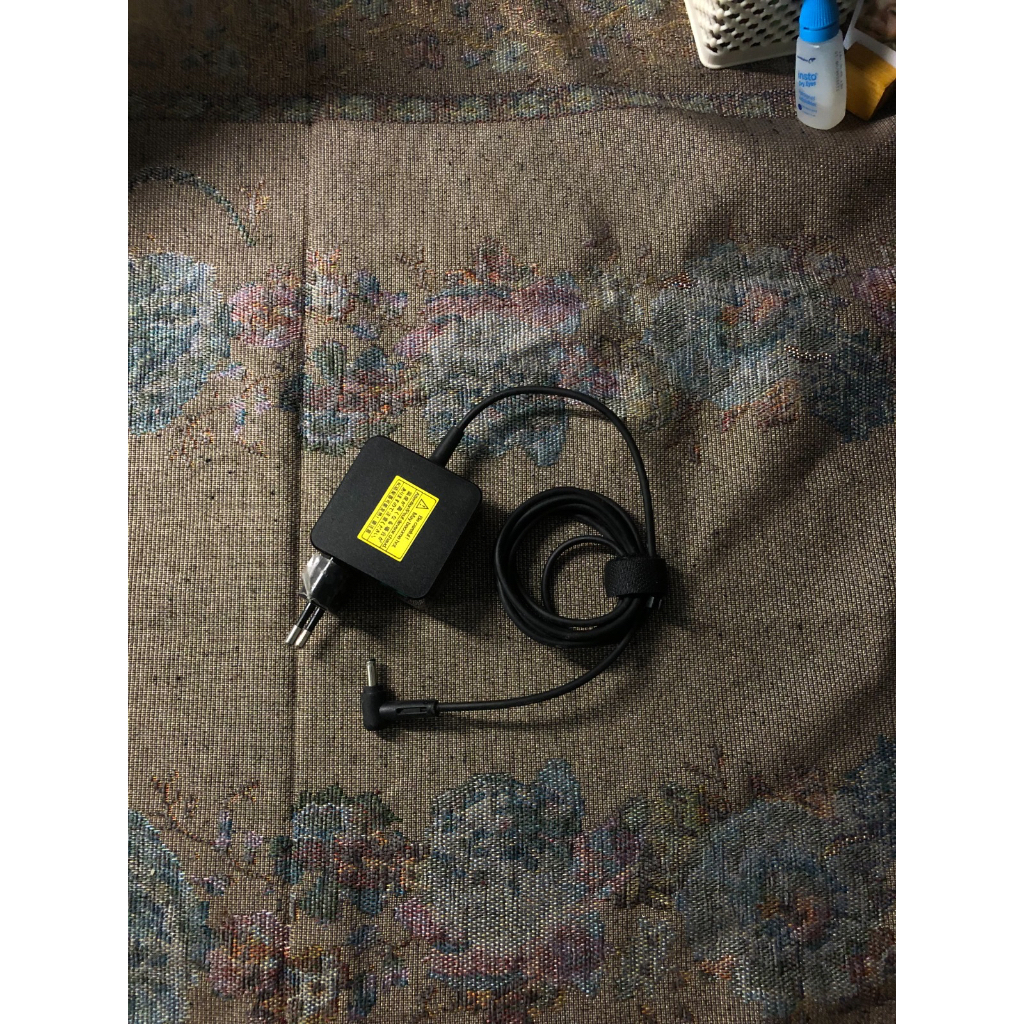 Charger/Cas/Ces Laptop Asus X441S X441U X441M X453M X441N X441B [Bekas pemakaian]