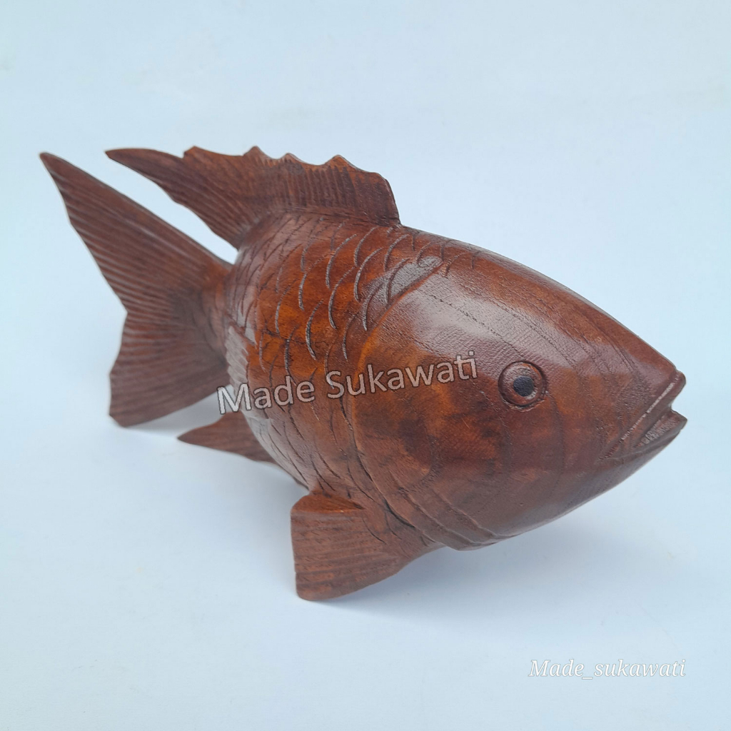 Patung kayu ikan berenang kerajinan ukiran dekorasi handmade Bali