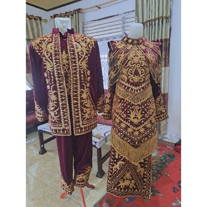 baju penganten minang spasang.