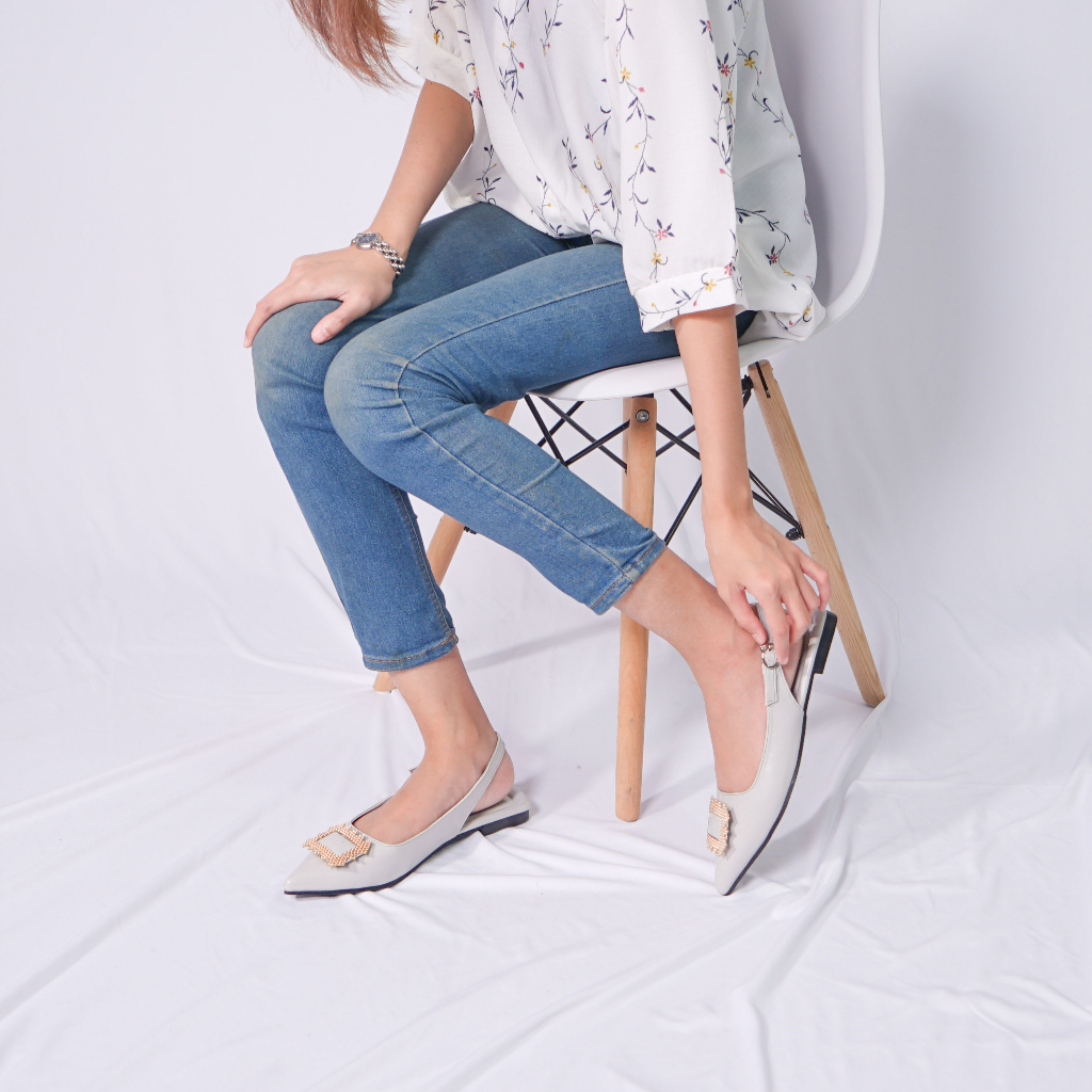 Adarastore - Dankenstock KATYA Flat Shoes Lancip Wanita Sepatu Sendal Cewek Hak Rendah