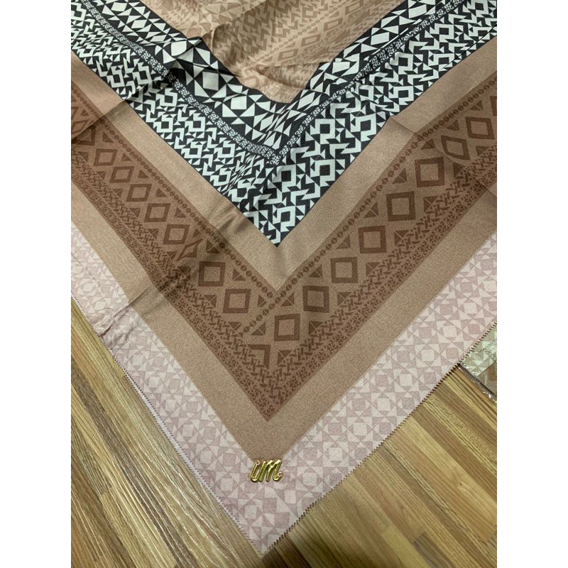 UMAMA VOAL MIRACLE MOTIF ICON