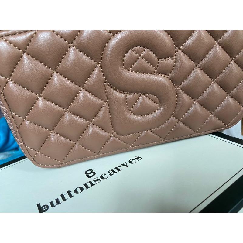 Yura Bag Buttonscarves