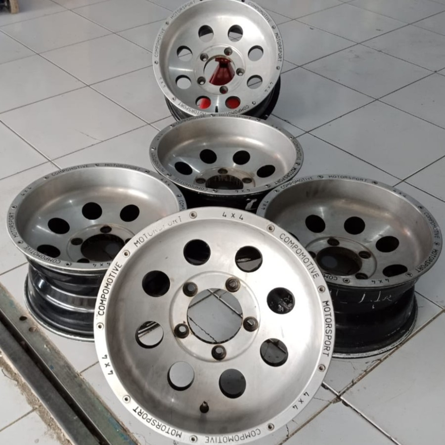 VELG BEKAS KATANA,TAFT,FEROZA,JIMNY RING 15X8 PCD 5X139
