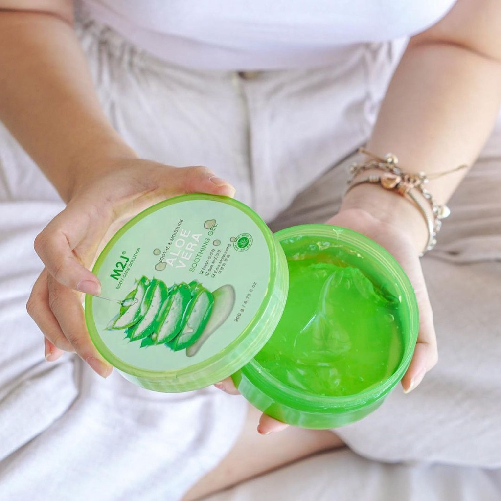 Qeila - M2J Aloe vera 99,9% Soothing Gel 200gr | Ready Stock