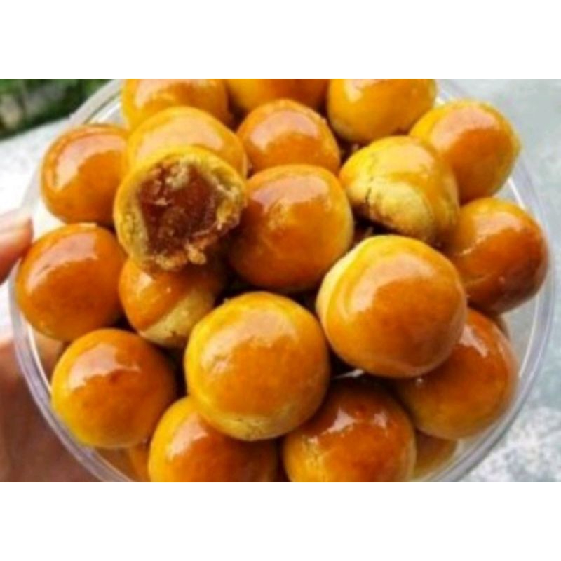 

Nastar keju 1 , kastanggel 1 , putri salju 1 , sagu 1 , nastar chochocip 1 , kacang goreng 1