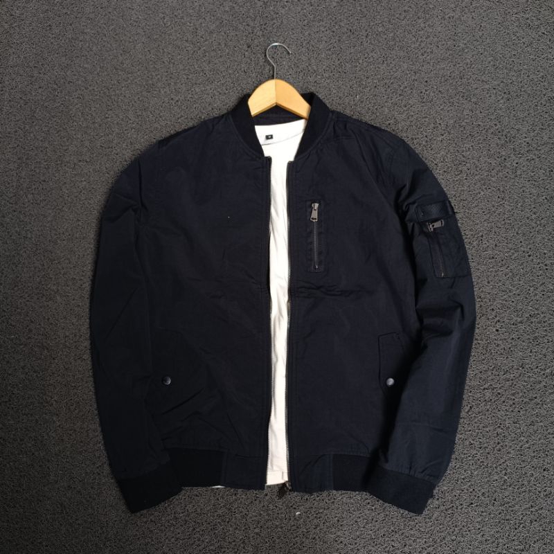 Ugiz bomber jacket black size L