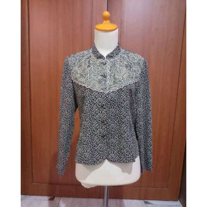 Blouse Hitam Motif Bunga Coklat Renda Vintage Jadul