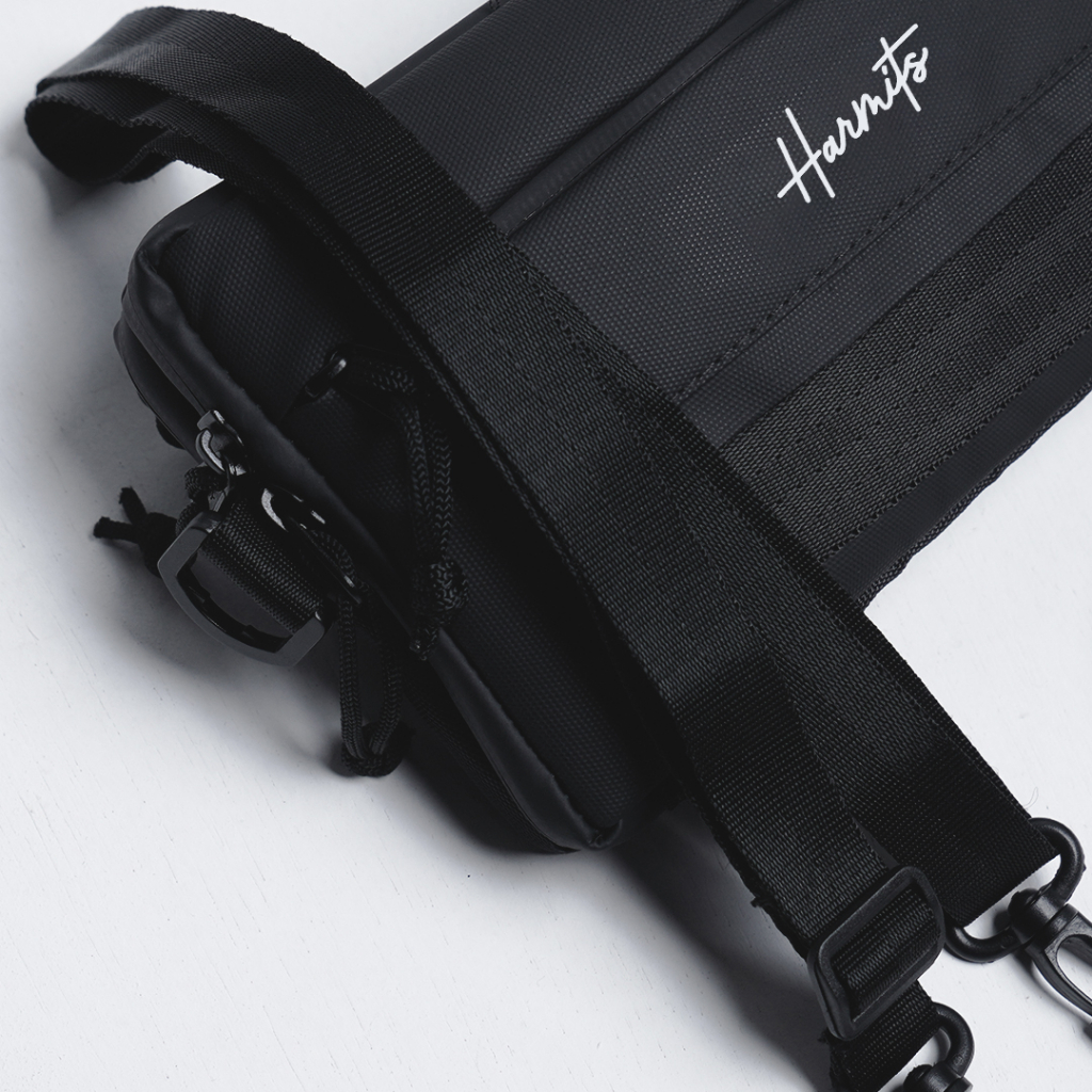 Harmits Project SUCCUBUS Clutch Pria Warna Hitam Multifungsi (Hand bag + Sling bag + Hanging bag) Bahan Bimo Nilon Waterproof