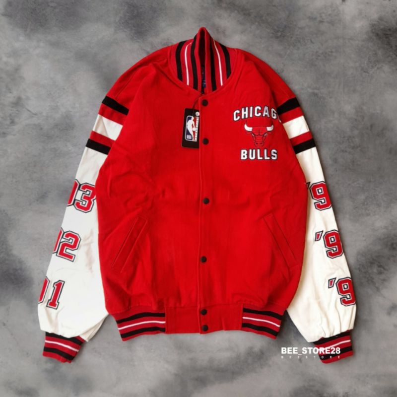 JACKET VARSITY BULLS CHICAGO NBA FINALS CHAMPIONS RED WHITE FULL BORDIR