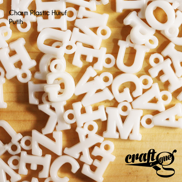 Charm Plastik Huruf