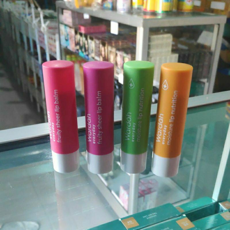 Wardah Pelembab Bibir Lip balm 1 PCS Fruity Sheer Moisture UV Protection Strawberry Grape Green Tea Honey Vitamin E