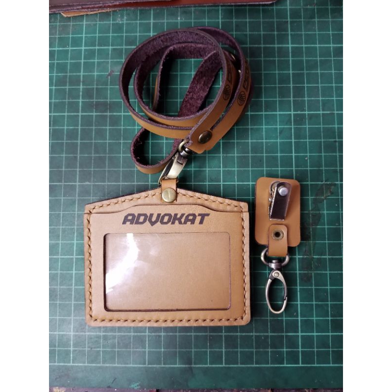 

lanyard nametag Landscape karyawan kulit asli custom tulisan dan gambar