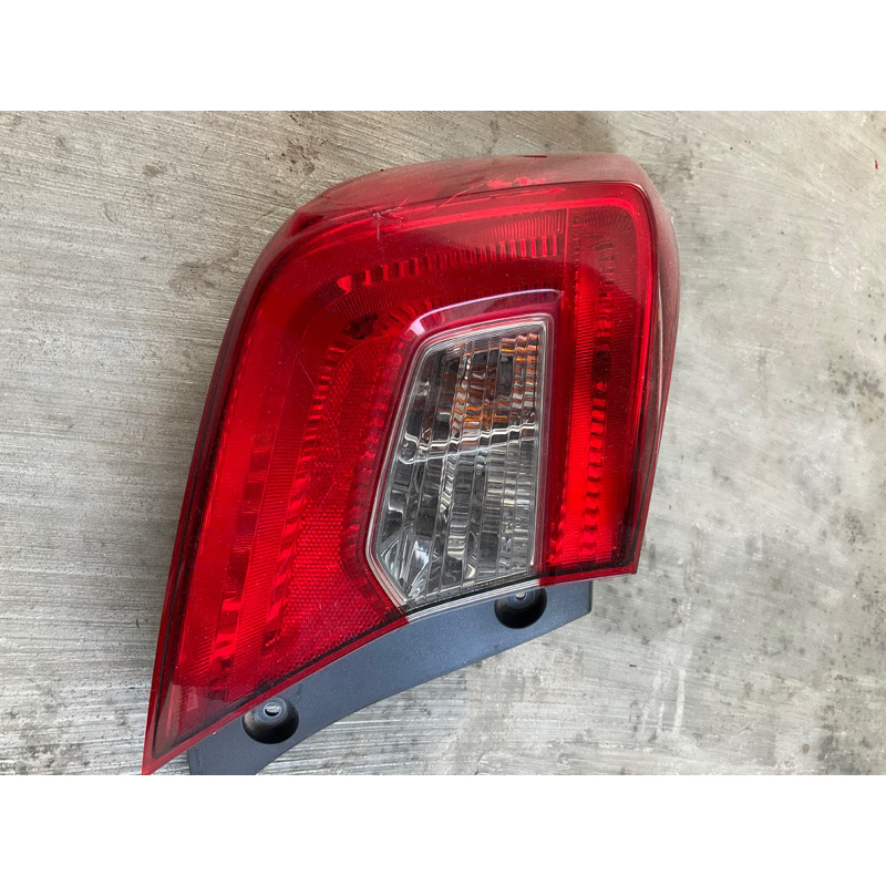 lampu belakang brio new kiri