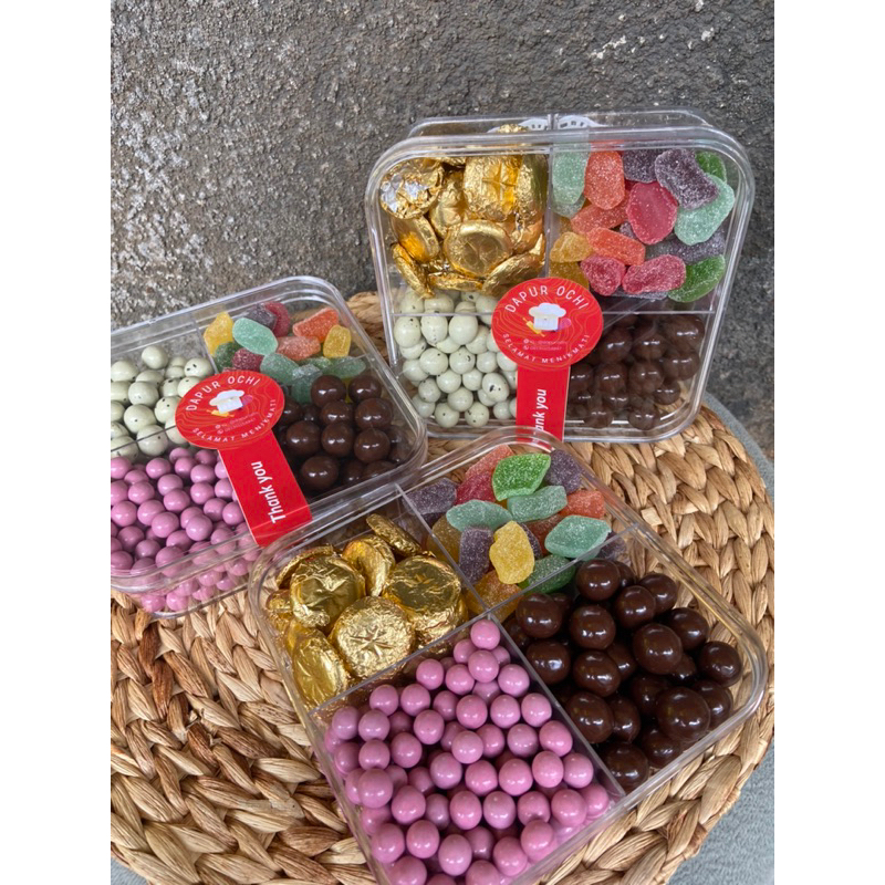 

Hampers Cokelat Sekat 4 Termurah