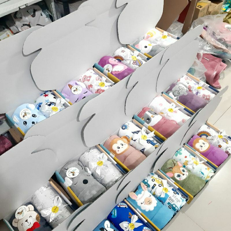 HAMPERS BAYI NEWBORN SET HANDUK DAN SELIMUT BAYI KADO LAHIRAN SELIMUT DOUBLE FLECEE
