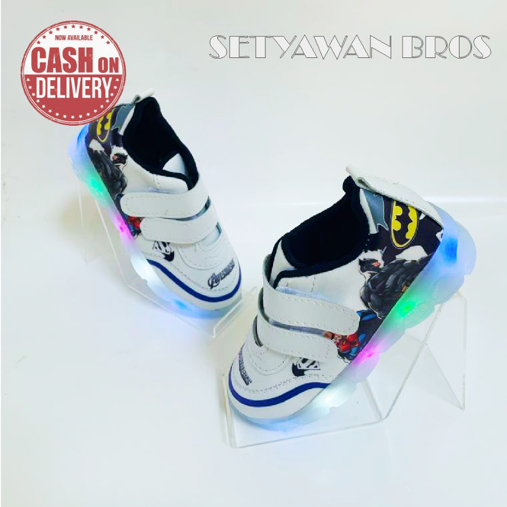 Sepatu Sneakers LED Anak Laki - Laki Motif AVENNGER NEW EDITION  / Sepatu Anak MENYALA 3 Penilaian