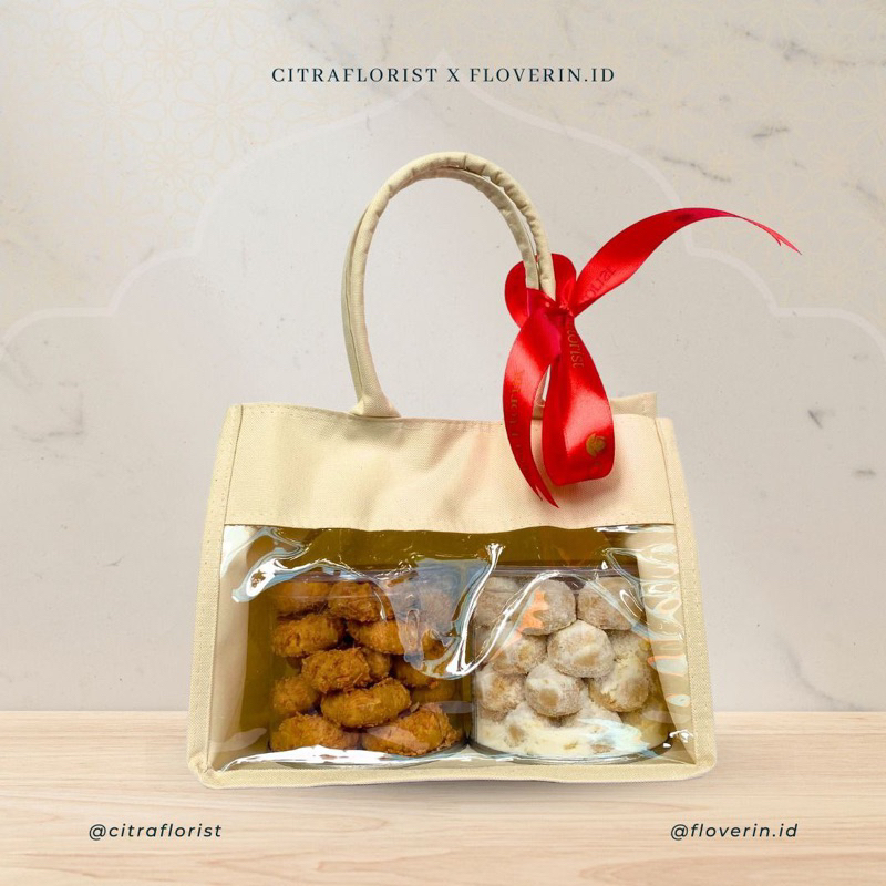 

Goodie Package Cookies with Adis (Hampers / Parcel Lebaran)