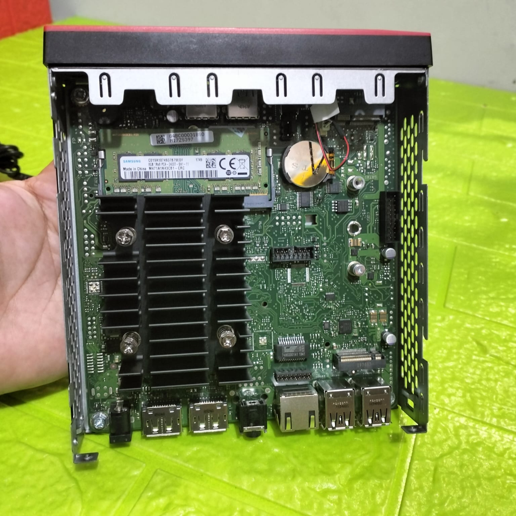 Micro PC / Mini PC Fujitsu Futro S540 Celeron J4005 / DDR4 8GB SSD 128GB