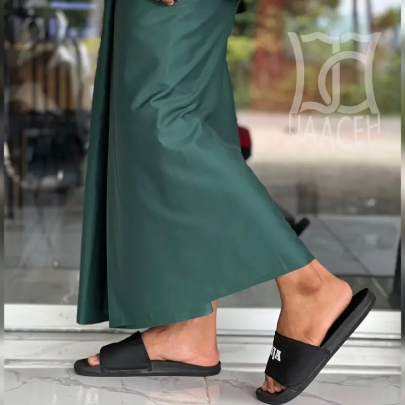 sarung Hijau Botol polos bahan kualitas premium MOHON TANYAKAN STOK SEBELUM DI ORDER