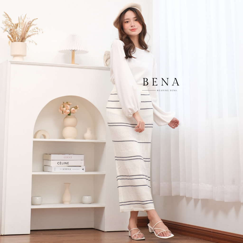 Lidya Skirt - Wearing BENA