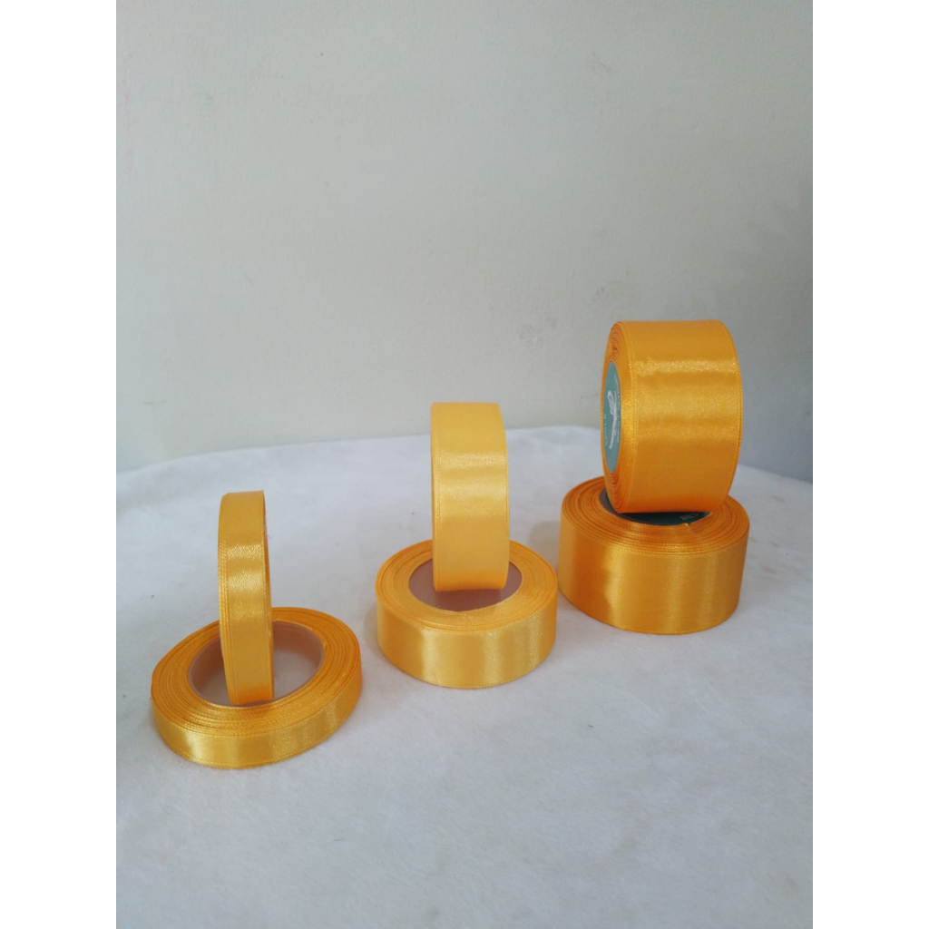 

Pita Satin kuning 0,5 inch, 1 inch, 1,5 inch