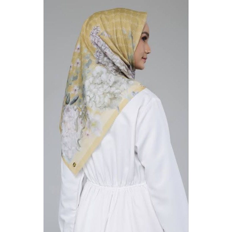 Buttonscarves hydrangea jaune