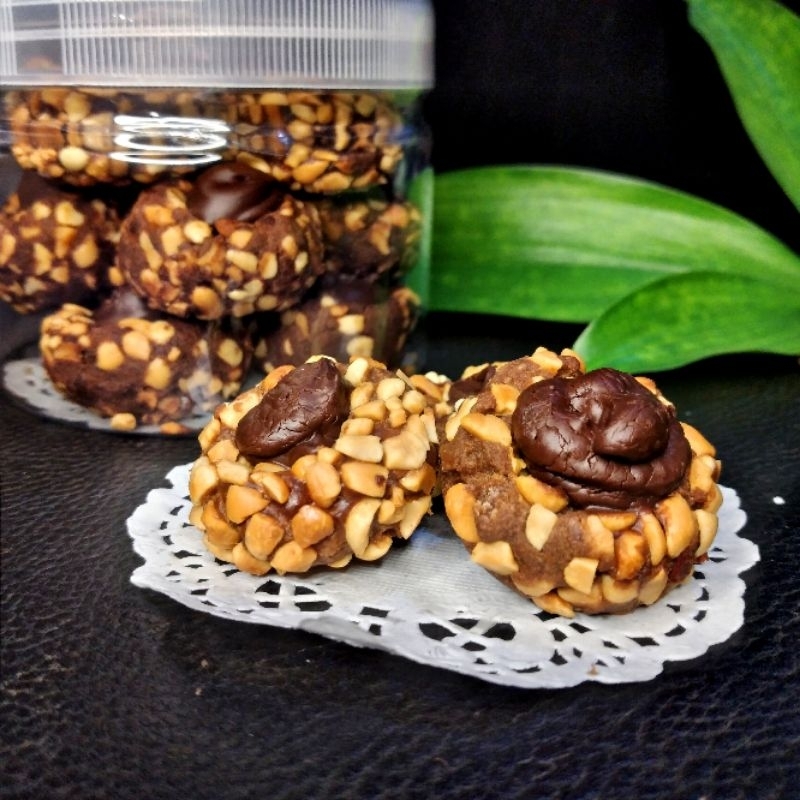 

Choconut Thumbprint Coklat Kacang