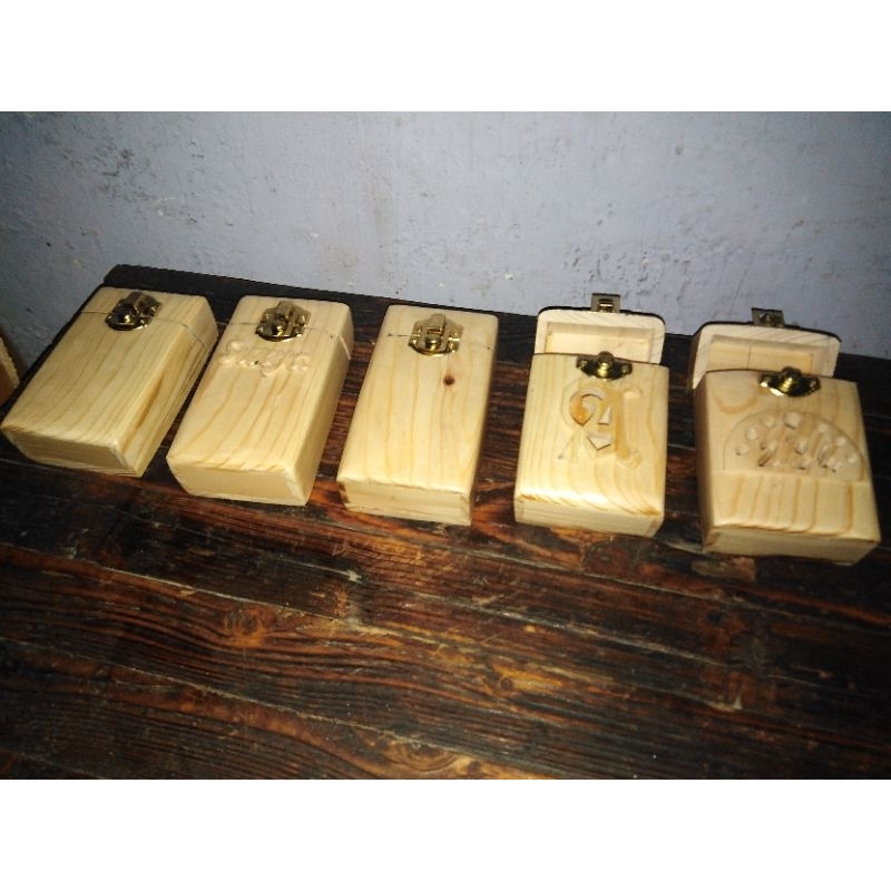 tempat / wadah rokok kayu