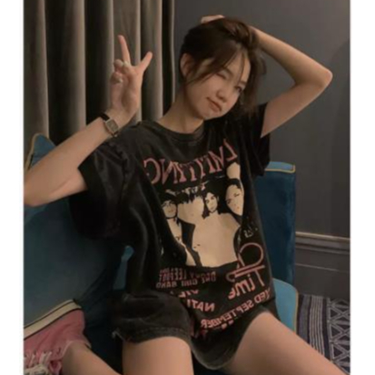 baju kaos wanita lengan pendek american retro letter graffiti print t-shirt oversize rap hip hop kaos hitam