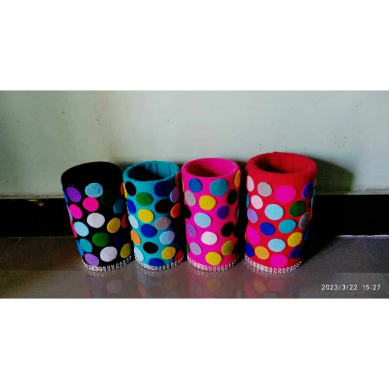 

TEMPAT PENSIL FLANEL / TEMPAT PENSIL DAUR ULANG / TUGAS PRAKARYA / VOLKADOT / WARNA RANDOM atau bs chat toko/ TEMPAT PENSIL MURAH