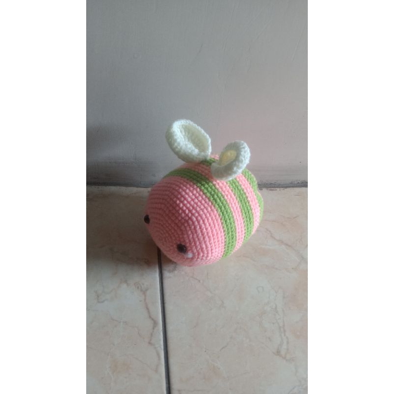 boneka lebah amigurumi