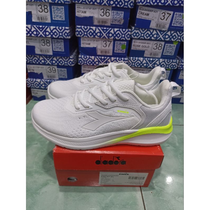 Diadora Finley Sepatu Original Putih