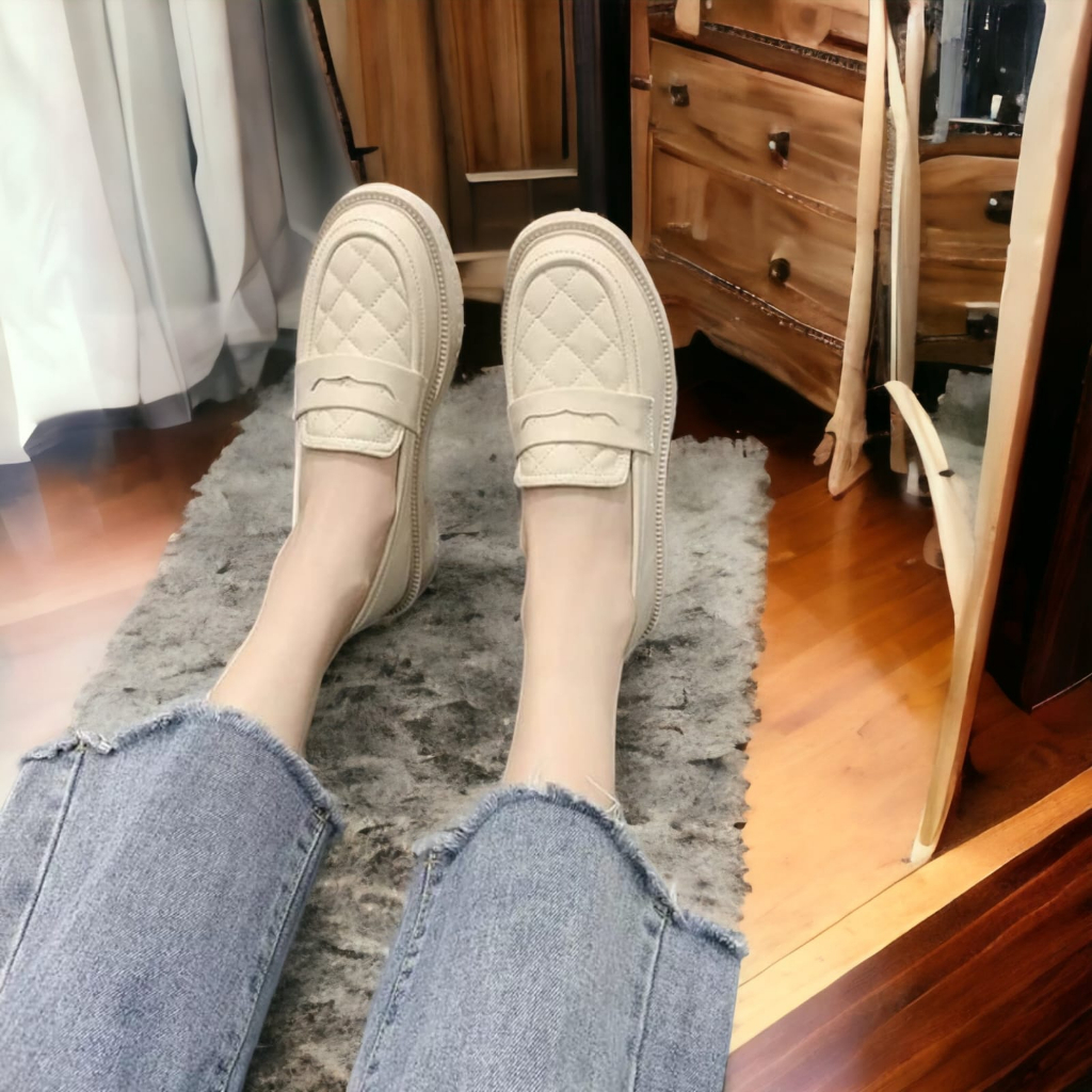 SEPATU LOAFERS DOCMART WANITA / SLIP ON KOREA STYLE OOTD CREAM MATEE BL 0102