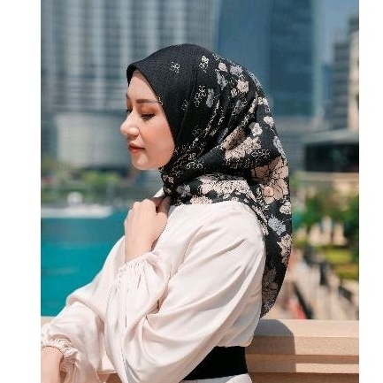 Scarf by HL (Kasia Scarf, Esmee Scarf, Helena Scarf)